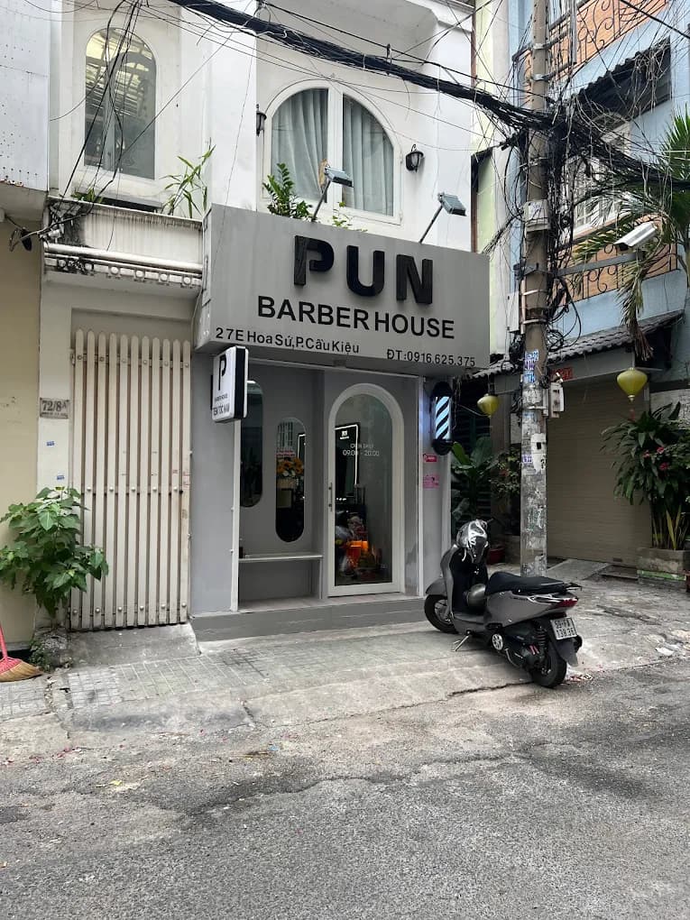 PUN Barber House không gian